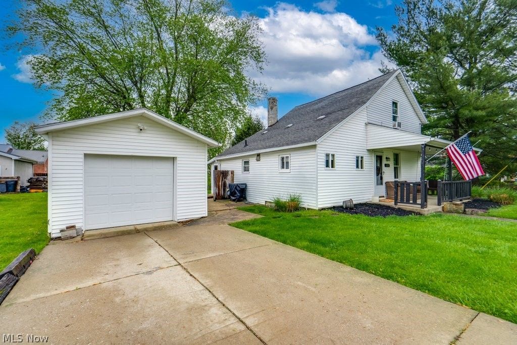 Photo of 133 Market Street, Waynesburg, OH 44688 (MLS # 5207896)