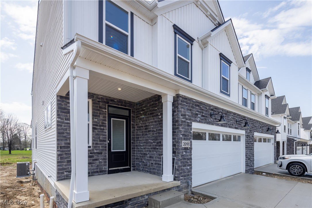 2091 Glenmont Drive, Brunswick, Ohio image 4