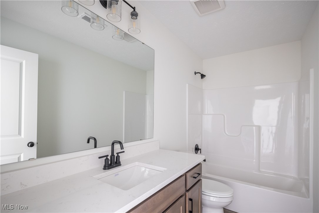 2091 Glenmont Drive, Brunswick, Ohio image 30