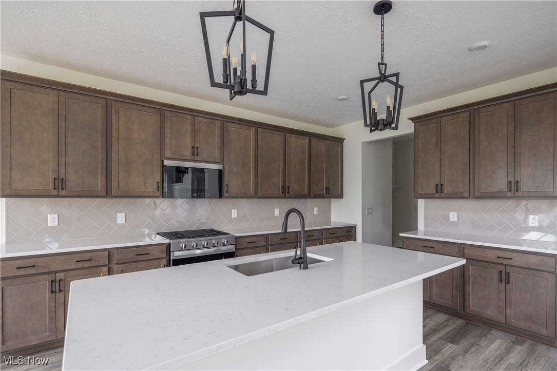 2091 Glenmont Drive, Brunswick, Ohio image 13