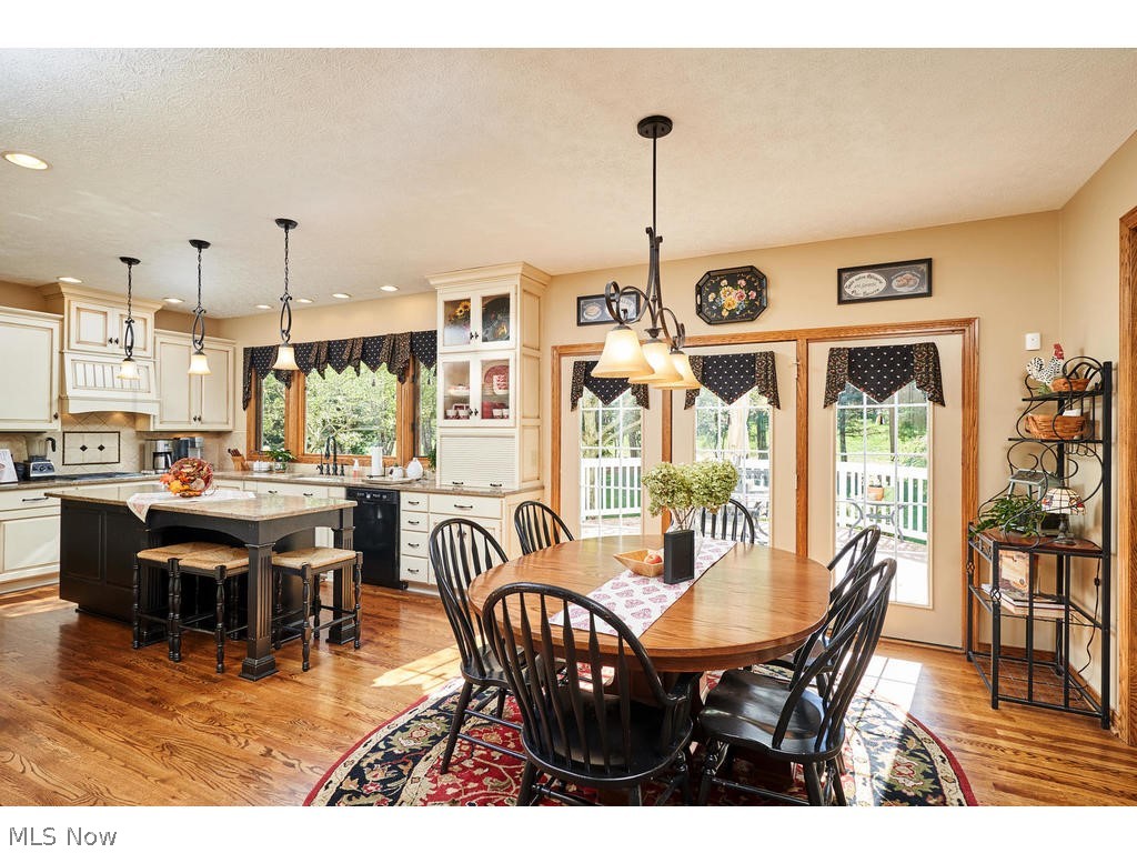 Swan Lake - Residential