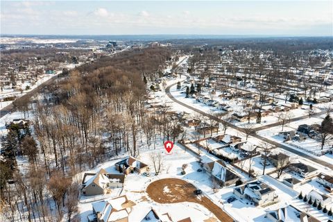 872 E Dawnwood Drive Seven Hills OH 44131