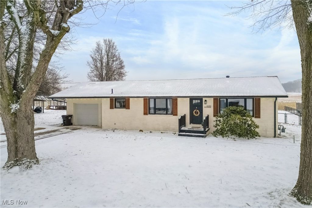 Photo of 10190 Valleydale Street SE, Magnolia, OH 44643 (MLS # 5179082)