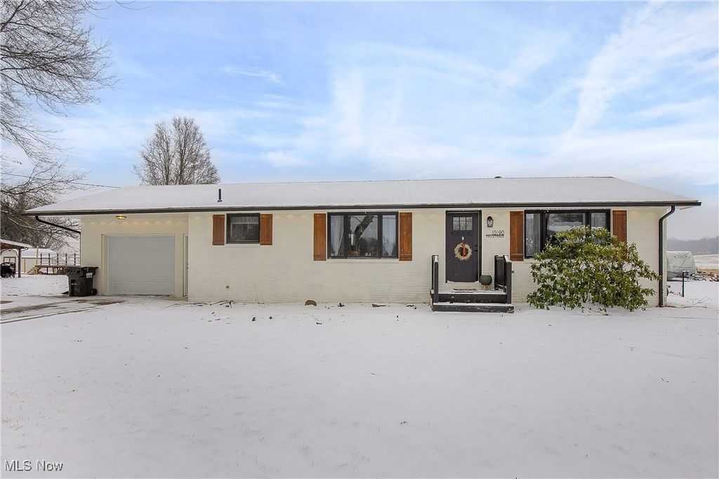 Photo of 10190 Valleydale Street SE, Magnolia, OH 44643 (MLS # 5179082)