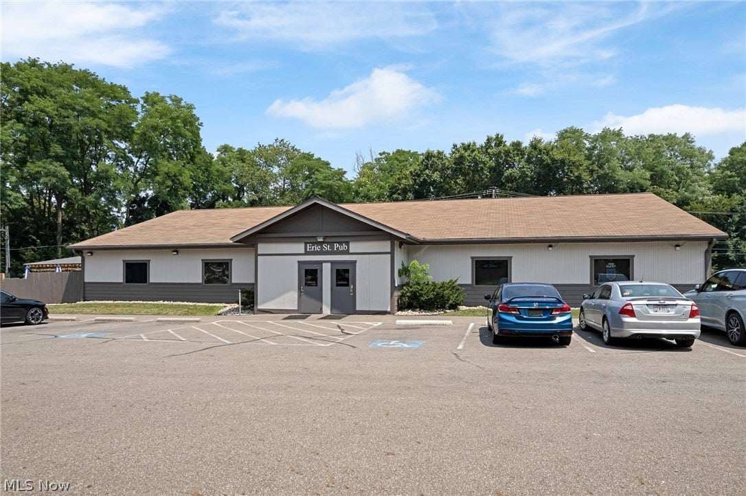 2700 Erie St S, Massillon, OH 44646