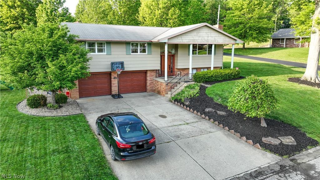 Photo of 116 Carroll Drive, St Clairsville, OH 43950 (MLS # 5210807)