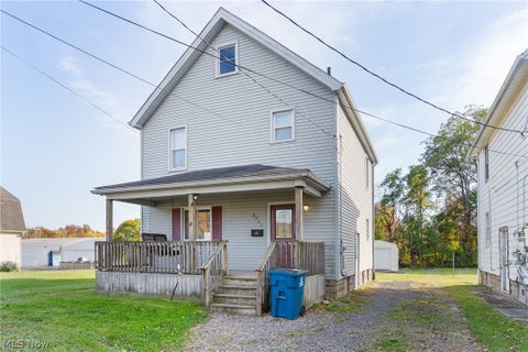 Photo of 2311 Robbins Avenue, Niles, OH 44446 (MLS # 5256931)