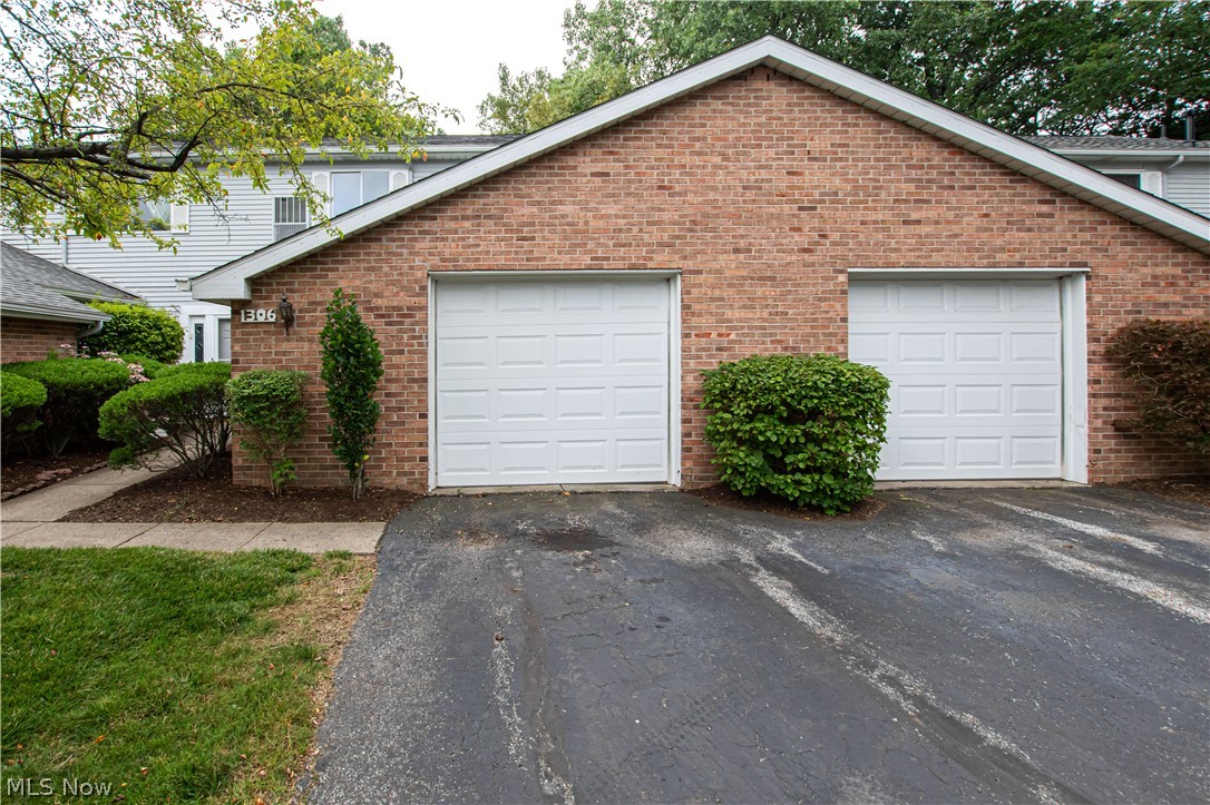 Ramblewood Condo - Residential