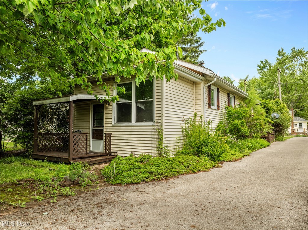 18061 Derr Avenue, Beloit, Ohio image 2