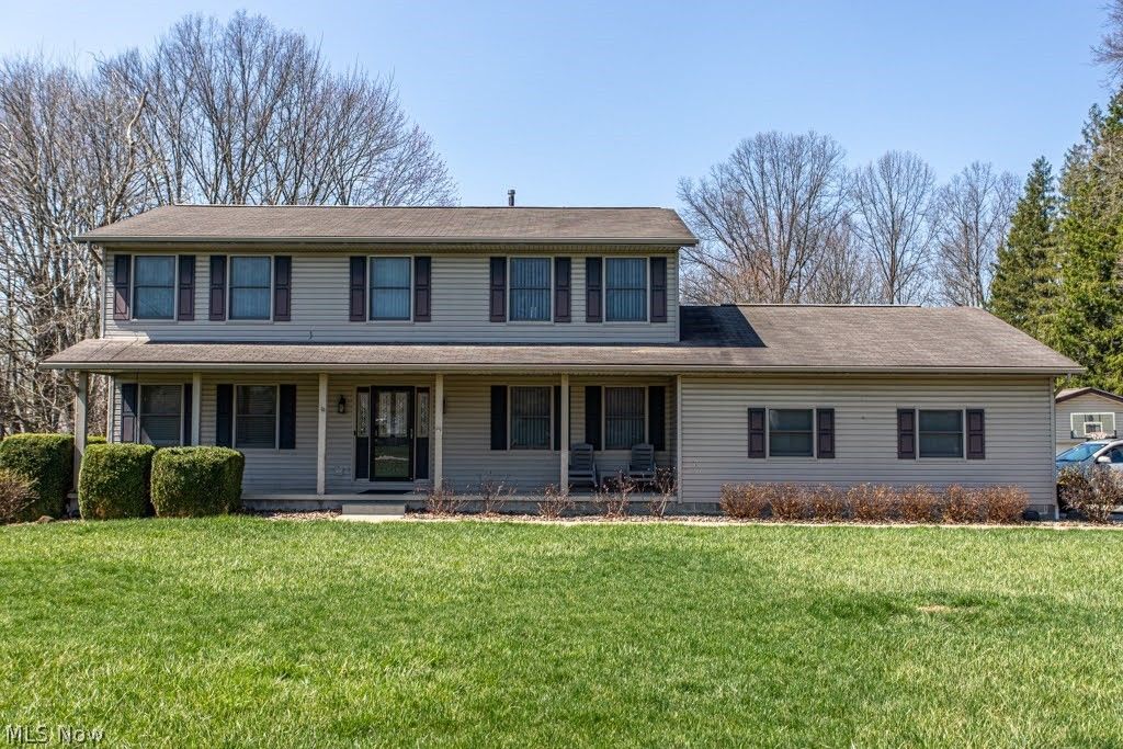 Photo of 900 McArthur Drive, Girard, OH 44420 (MLS # 5200474)