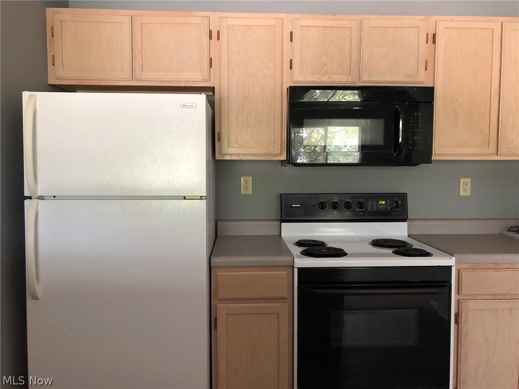 Brookledge Commons Condos - Residential Lease