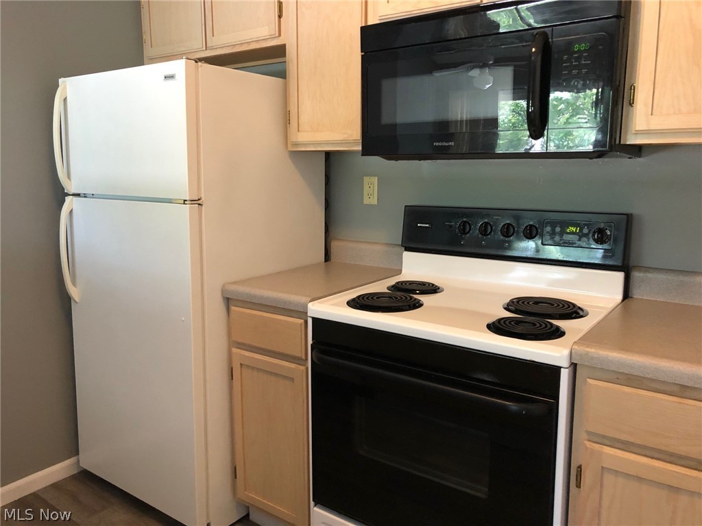 Brookledge Commons Condos - Residential Lease