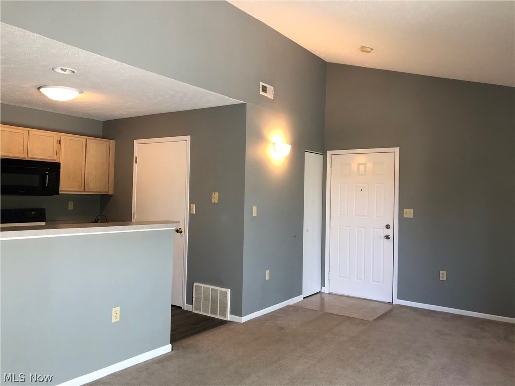 Brookledge Commons Condos - Residential Lease