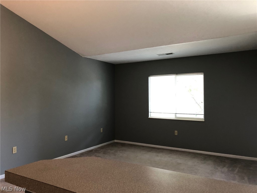 Brookledge Commons Condos - Residential Lease