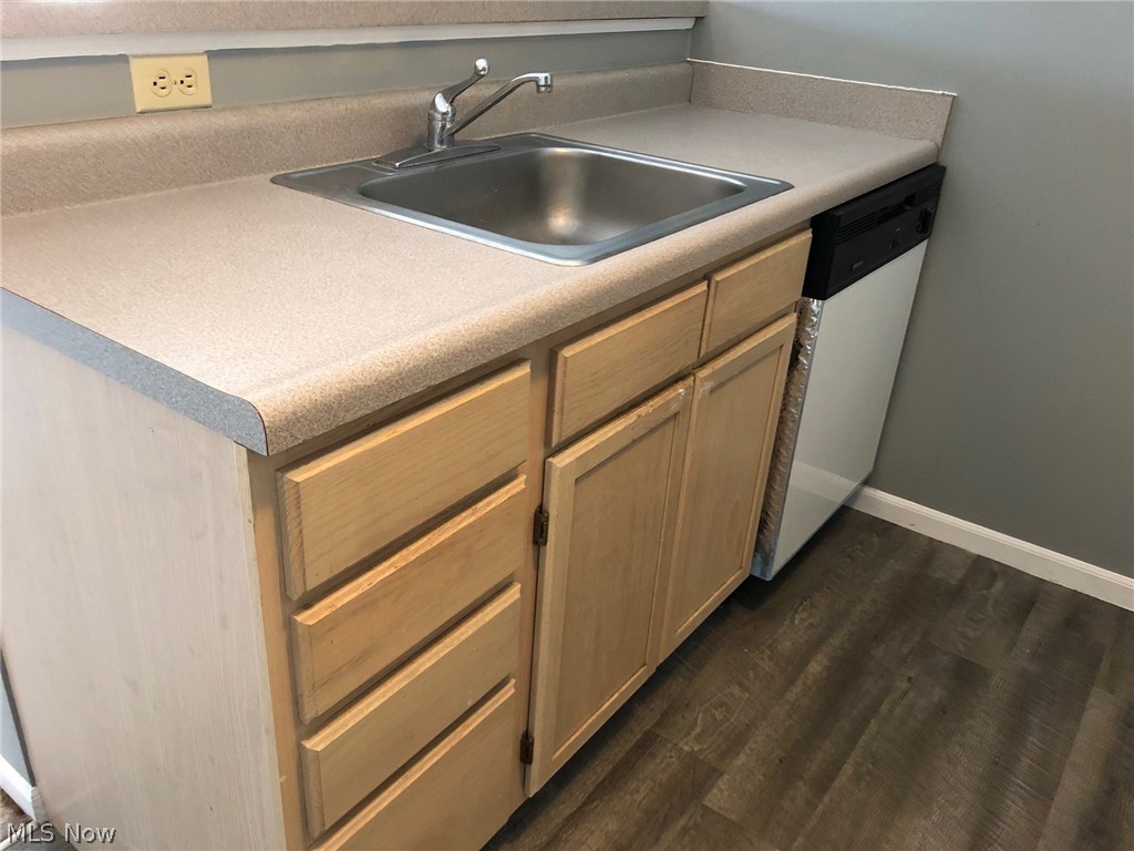 Brookledge Commons Condos - Residential Lease