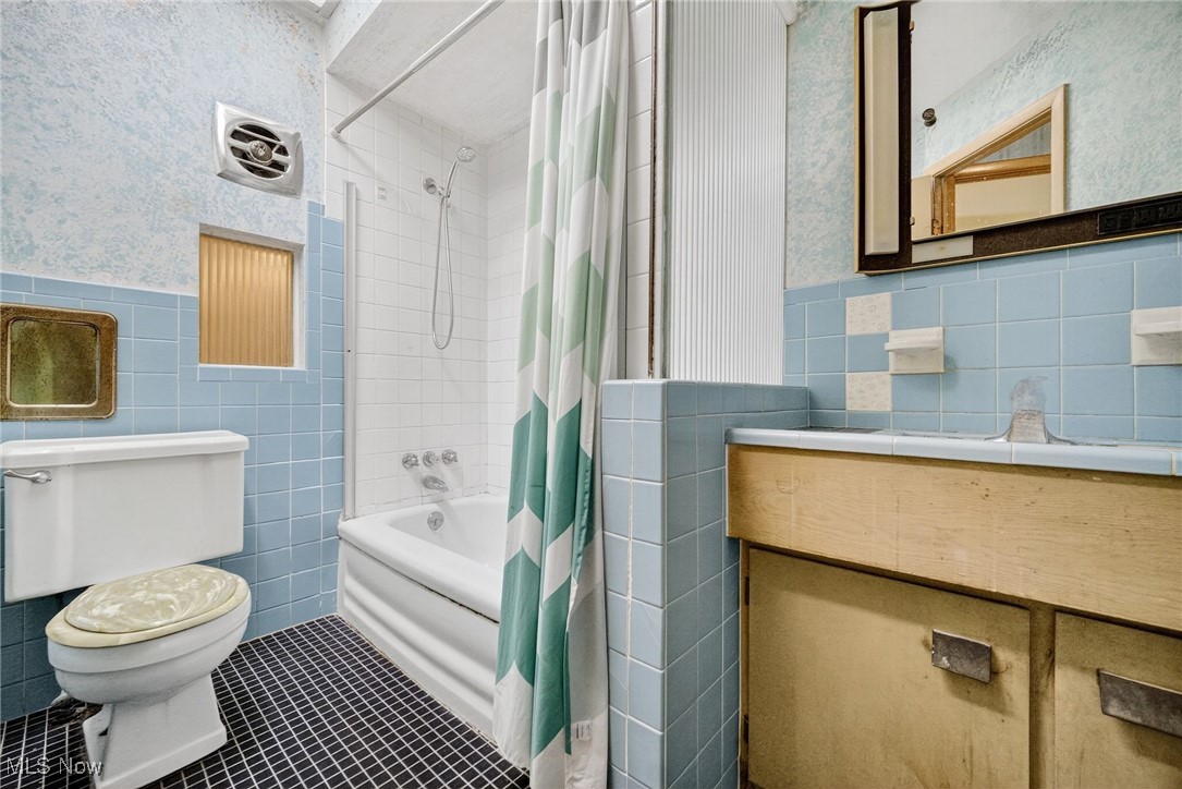 Seven Hills Prop 06 - Residential