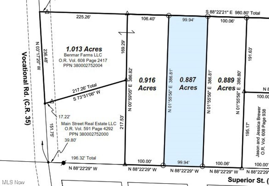 This almost 0.9 acre parcel is convenient to I-77 and an easy commute to Cambridge. Build your new home in this small community and enjoy life outside of the city.