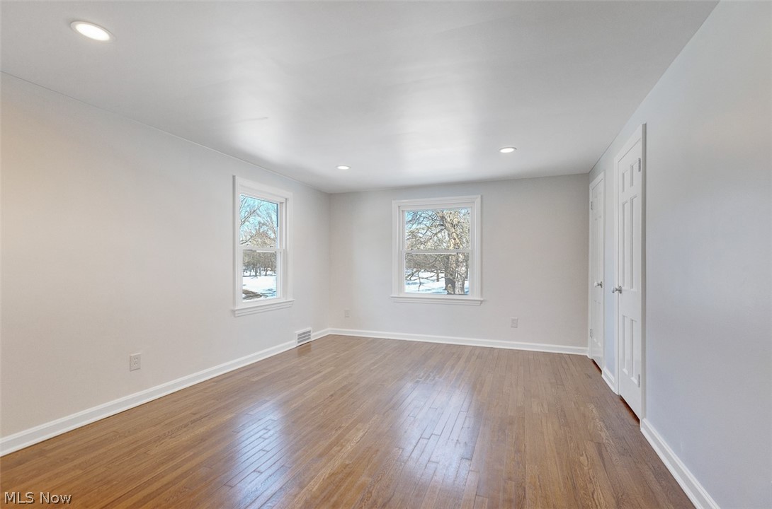 J Ed Good Park - Residential