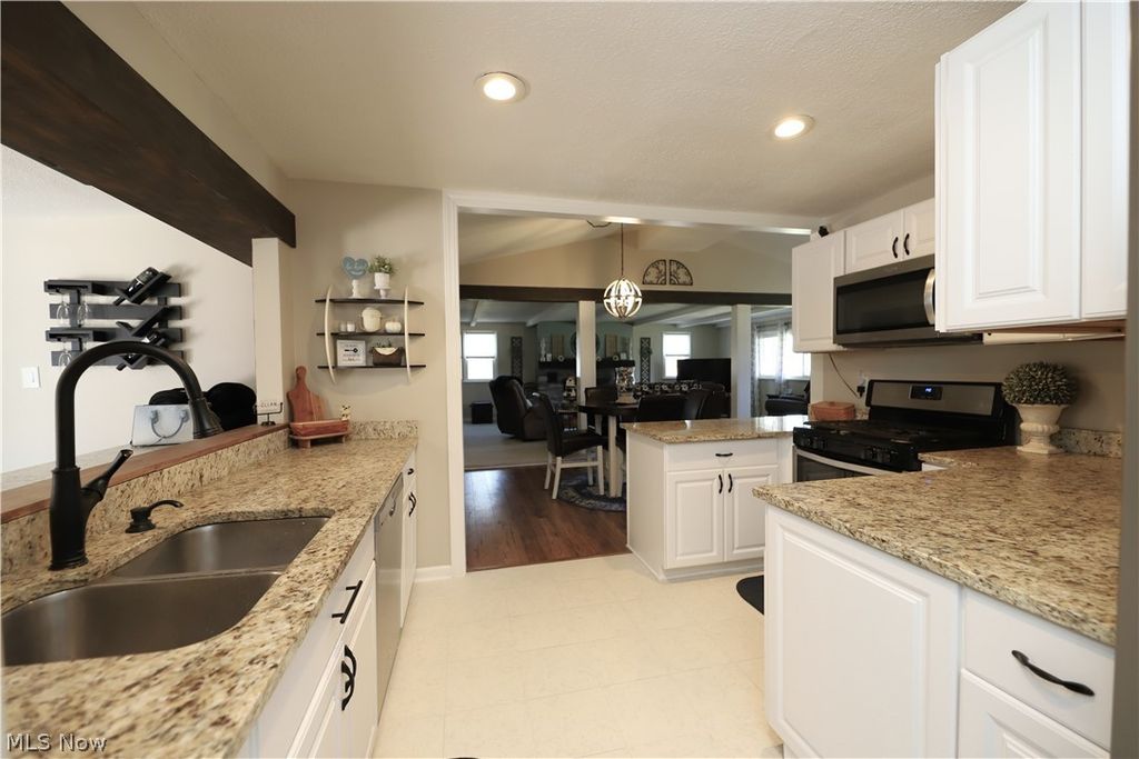 Photo of 1916 Hathaway Drive, Brunswick, OH 44212 (MLS # 5190288)