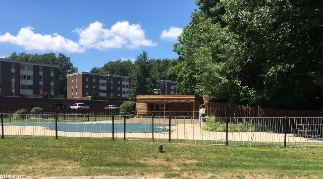 Silver Lake Towers - Residential