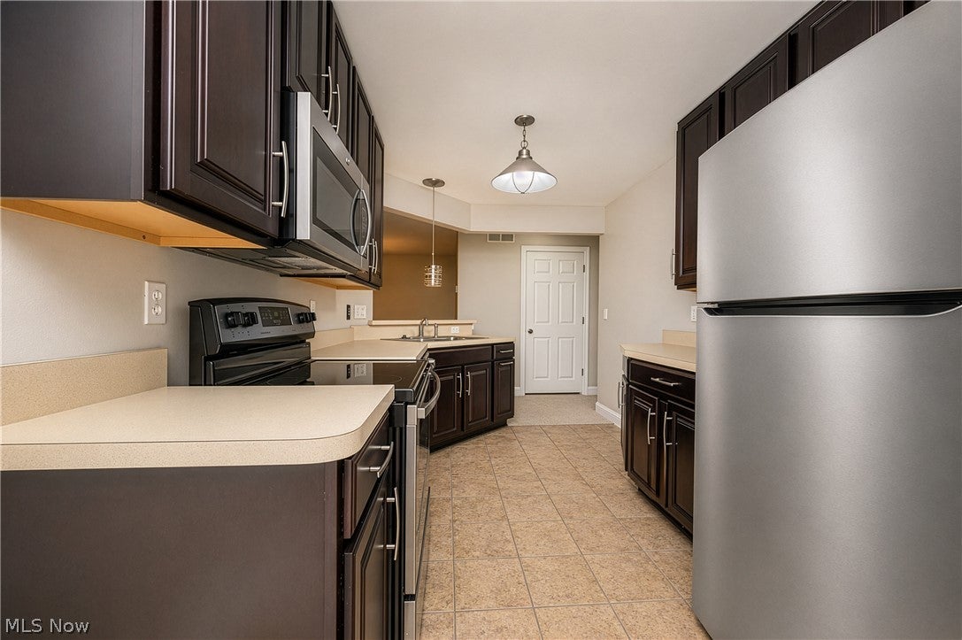 3800 Rosemont Boulevard 109B