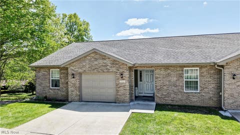 Condo For Sale - 213 Knollton Drive<br/> Millersburg, OH 44654