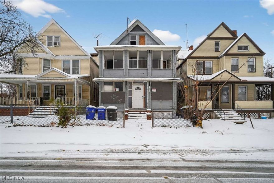 Calling all investors or savvy owner-occupants! This classic Colonial-style multi-family duplex is located in an established Cleveland neighborhood and is ready for your vision. Built in 1900, this two-story property offers a total of 4 bedrooms and 2 full bathrooms across its spacious 1,887 square feet of living space.