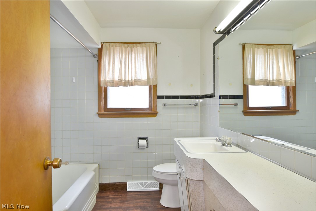 Guaranteed Inv Co 01 - Residential