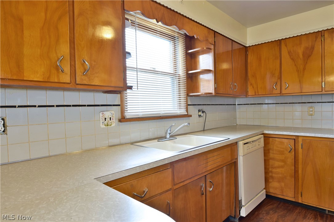 Guaranteed Inv Co 01 - Residential