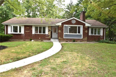 Homes For Sale - 5347 Old Oxford Lane<br/> Youngstown, OH 44512