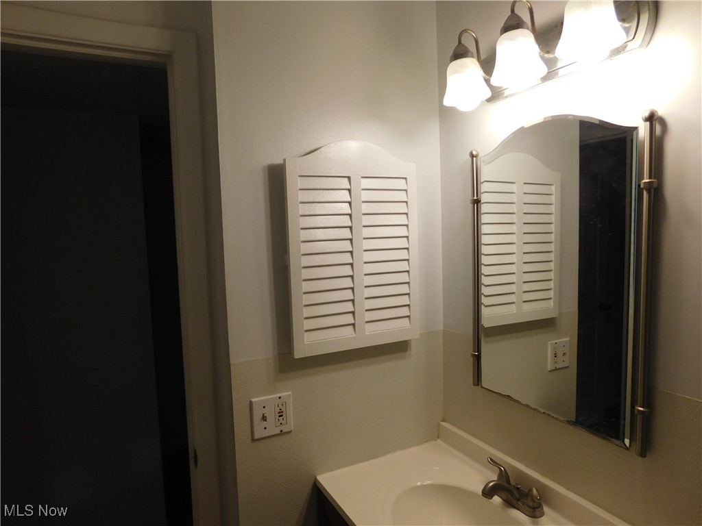 Deepwood Condo - Residential