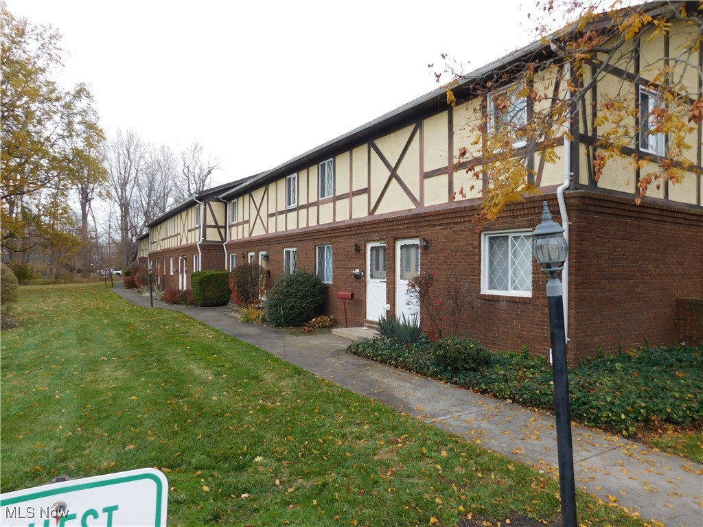 Deepwood Condo - Residential