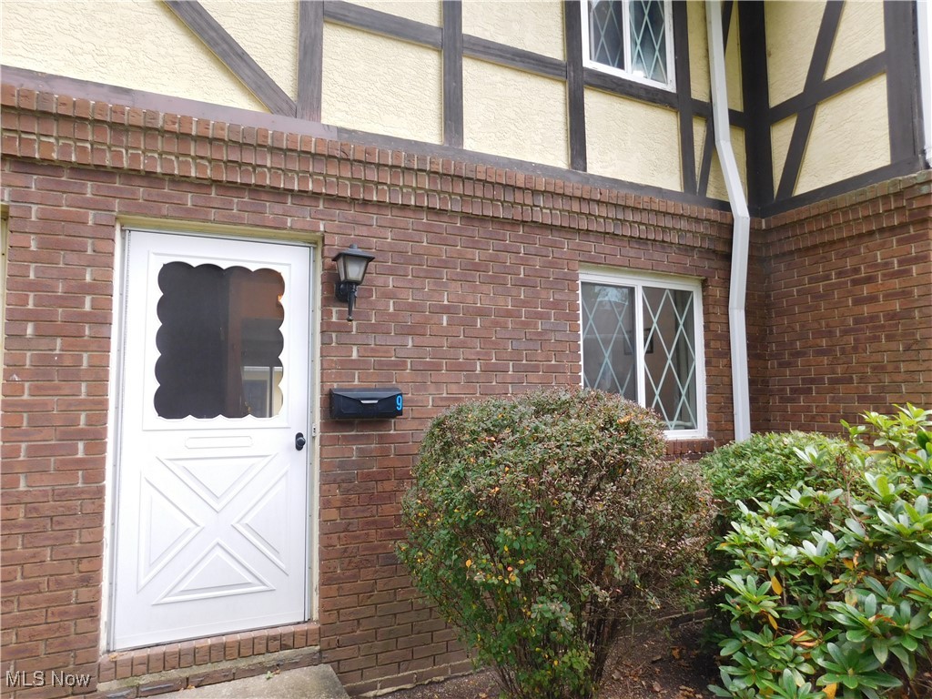 Deepwood Condo - Residential