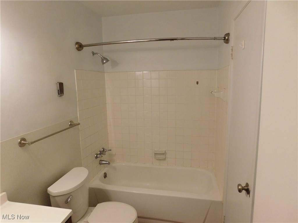 Deepwood Condo - Residential