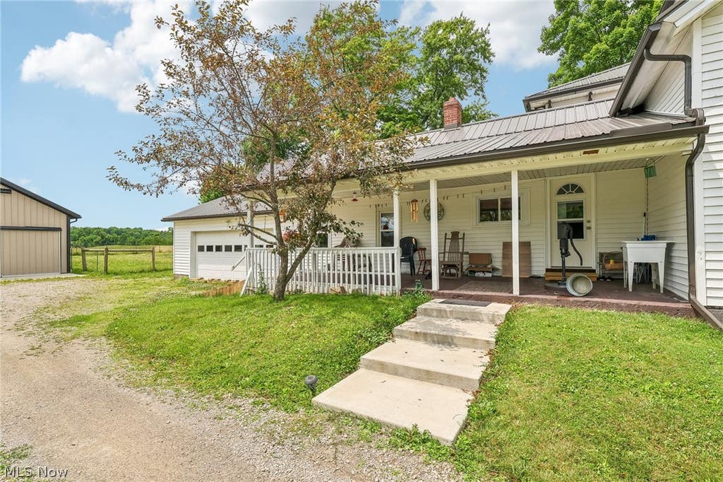 Photo of 15124 Lake Avenue, Middlefield, OH 44062 (MLS # 5222249)