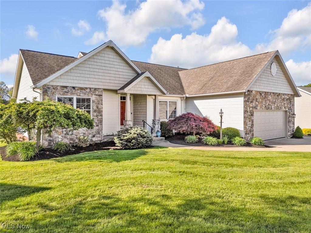 2135 Championship Circle, Massillon, Ohio image 2