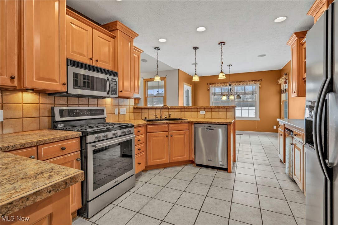2135 Championship Circle, Massillon, Ohio image 12