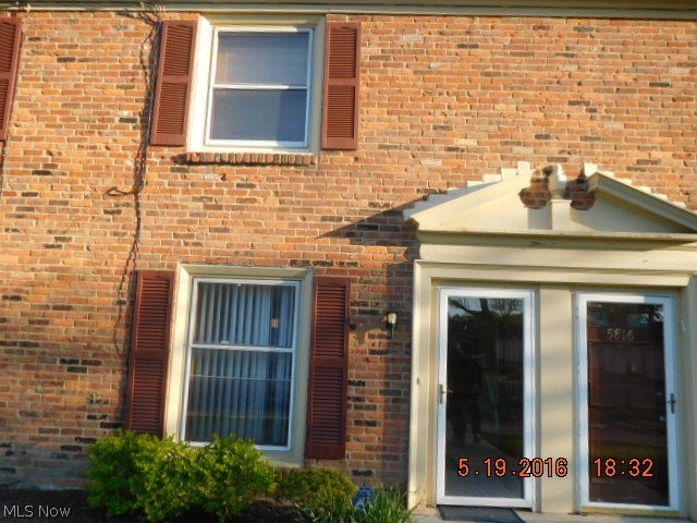 Fabulous updated two-story townhouse condo in Georgetown of Lyndhurst community. Freshly painted interior and new carpet in downstairs area. Upstairs carpets are 3 years old. Furnace and hot water tank are 3 years old. Updated full bath with new wall tiles.California closets in the 2 bedrooms. Second floor laundry with younger appliances. Lots of storage in the unit. Wood floors in kitchen and dining area. Fenced rear patio off dining area. This unit includes a one car garage. Hi tech lighting throughout the home. Wonderful gated community with 24/7 security monitoring. Amenities include beautiful outdoor swimming pool,playground,newly built party room and state of the art fitness center. Community is close to freeways and shopping.