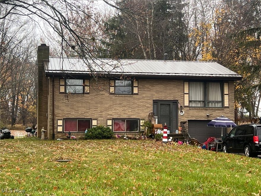 This is an ONLINE ONLY foreclosure sale. There are NO SHOWINGS. Deposit due by wire transfer within 48 upon conclusion . Cash deal; funding must take place within 30 days of confirmation of sale. 5% Buyer’s Premium shall apply. Subject to postponement and cancellation. Full terms and conditions at online registration.