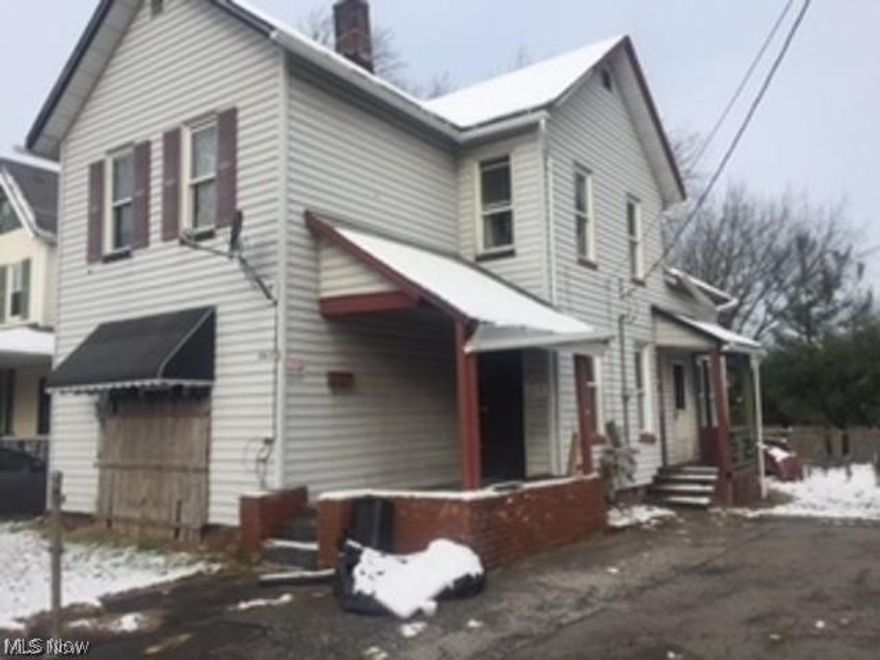 What a great opportunity to get into a home at a fantastic price.  With some TLC and elbow grease this can be a beautiful home, also is a great investment.