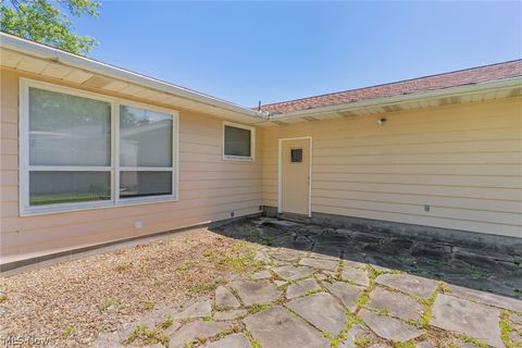Tiny photo for 253 Earl Drive NW, Warren, OH 44483 (MLS # 5221846)