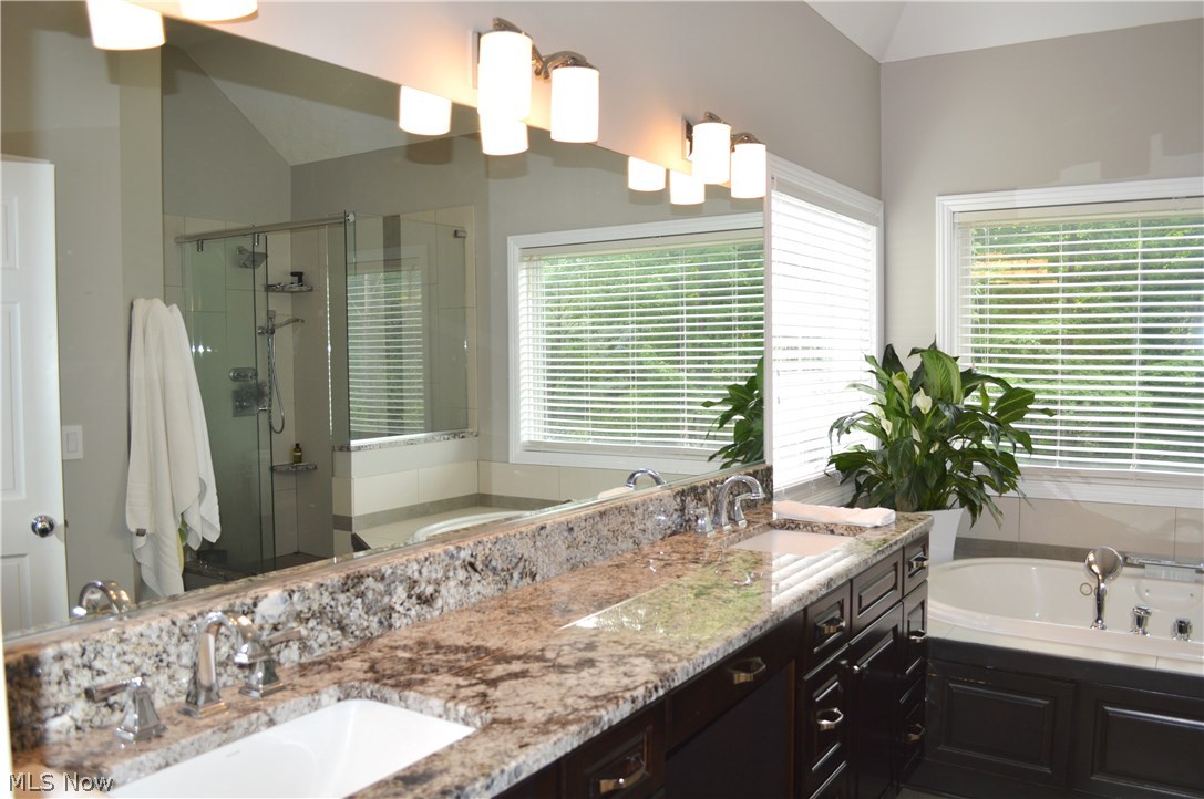 Macintosh Farms - Residential