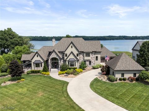 Homes For Sale - 455 Via Avellino Street<br/> North Lima, OH 44452