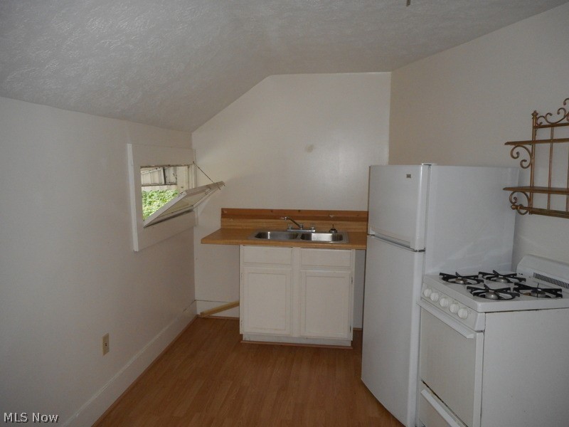 Elworthy Helwick - Residential Lease