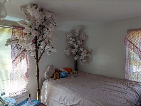 Tiny photo for 1490 E 250th Street, Euclid, OH 44117 (MLS # 5201441)