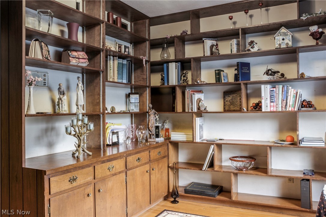 Wyoga Lake Park - Residential