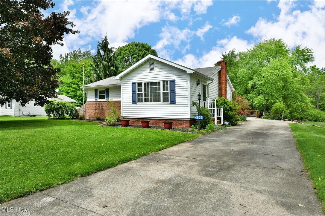 4832 Fairport Road, Newton Falls, Ohio image 1