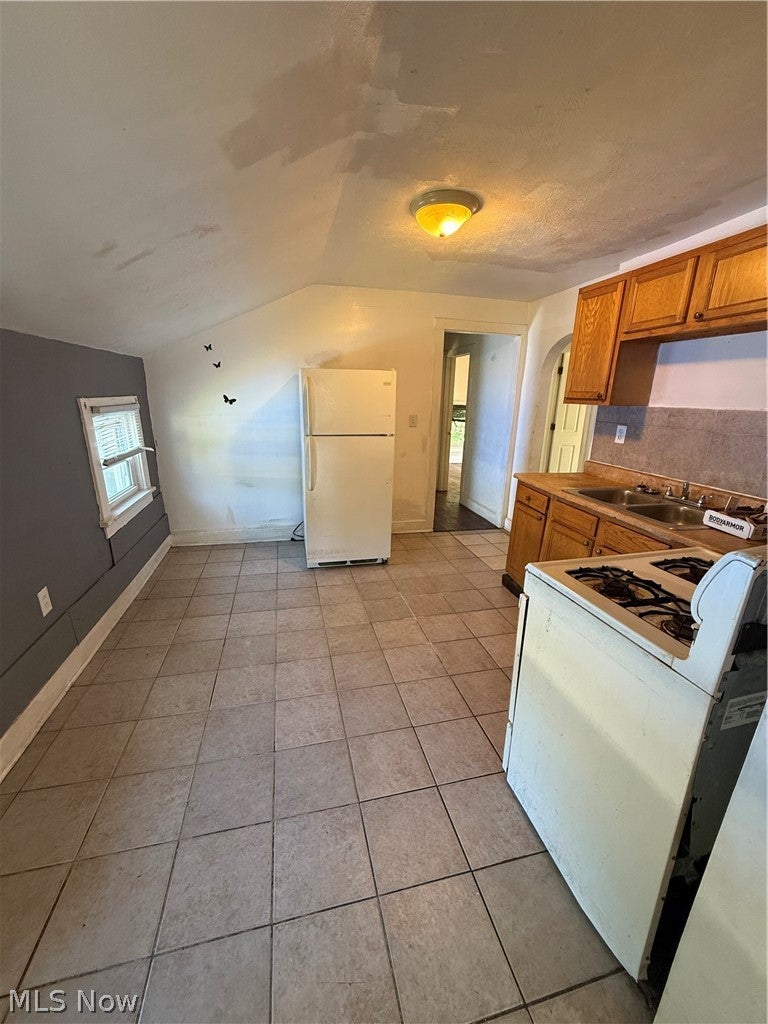 14113 Maple Avenue