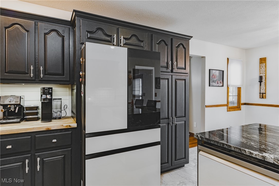 1412 Boulevard Drive, Belpre, Ohio image 9