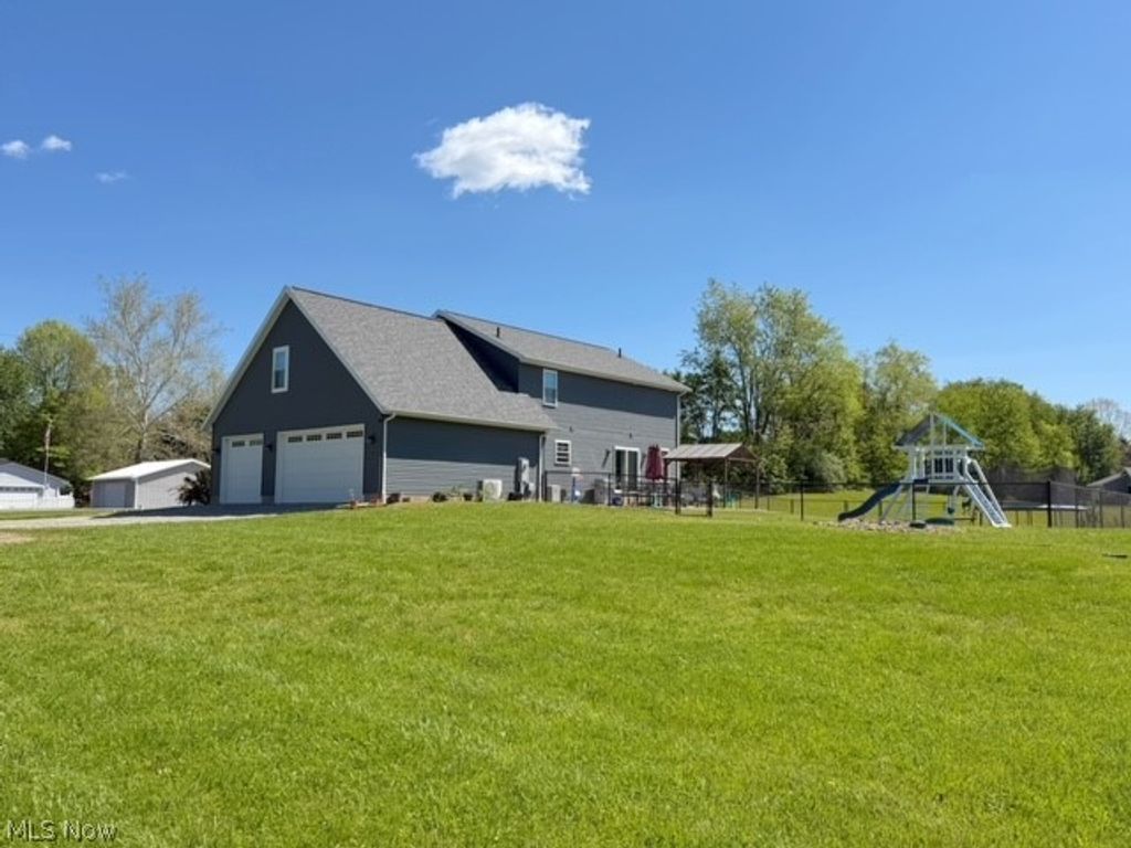 Photo of 3052 Kerr Drive SE, New Philadelphia, OH 44663 (MLS # 5208545)